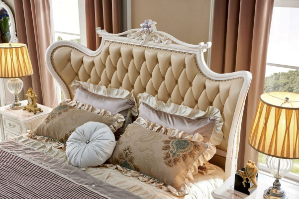 Klassische Rokoko Schlafzimmer Set 3 tlg. Nachttische Bett Leder Massivholz
