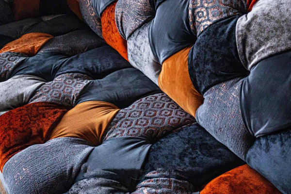 Chesterfield 3 Sitzer Sofa Couch Textil Samt Luxus Polster Sitz Big Samt