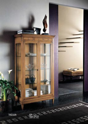 Vitrinen Wohnzimmer Braun Schränke Anrichte hell Vitrine Schrank Klassische