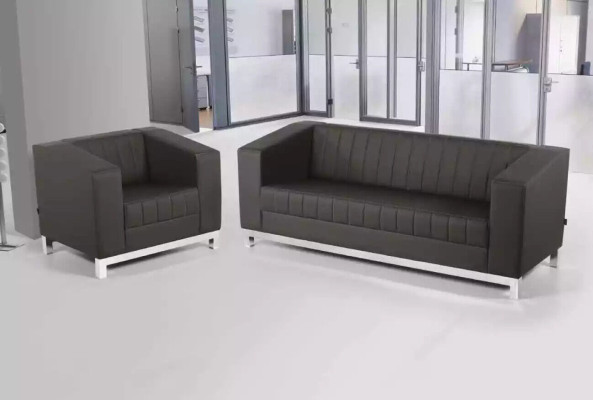 Moderne Schwarze Couch Dreisitzer Polstercouch Arbeitszimmer Möbel Luxus