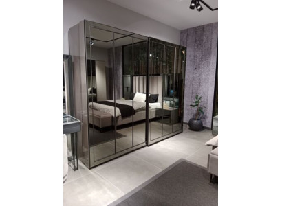 Exklusiver Schwarzer Kleiderschrank Stilvolle Schlafzimmer Holz Möbel