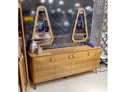 Stilvolle Braune Anrichte Luxus 4-Türige Holzkommode Robuste Holz Möbel