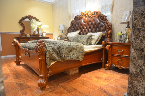 Klassisches Bett Barock Rokoko Chesterfield Stil Doppel Leder Hotel Antik