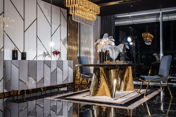 Komplettes Esszimmer Tisch Essgarnitur Tisch 4x Stuhl Tische Essgruppe