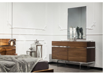 Moderne stilvolle Kommode auf Stahlbeinen für das Wohnzimmer