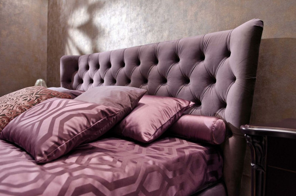 3 tlg. Schlafzimmer Set Bett 2x Nachttisch Konsole Doppel Polster Betten Hotel