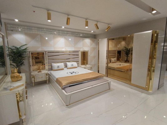 Schlafzimmer Set Komplett Bett + 2x Nachttische Kommode mit Spiegel Modern Neu