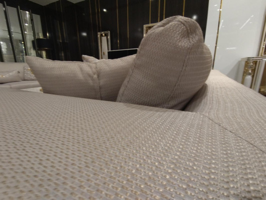 Sofagarnitur 3+3+1+1 Sitzer + Couchtisch + Sideboard Modern Set Neu