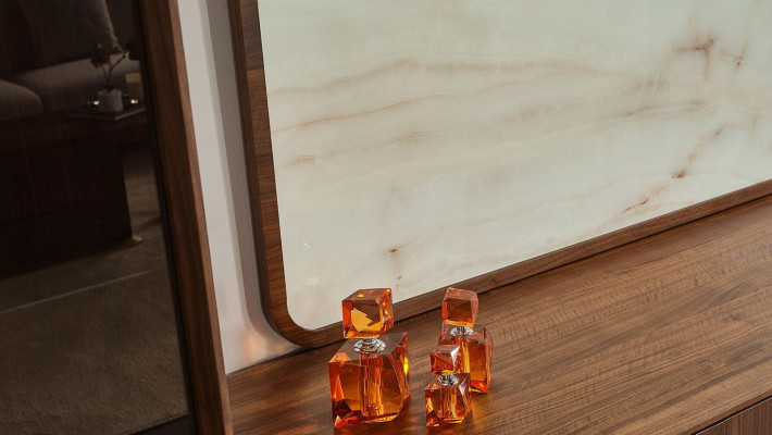 Luxuriös Wohnzimmer Set Besteht ausTV Lowboard und TV Rahmen 2tlg. neu