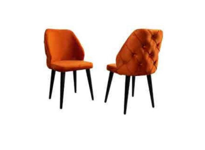 Gepolsterter Holzstuhl orange Chesterfield auf schwarzen Beinen das Esszimmer
