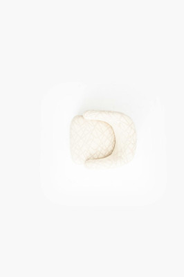 Gepolsterter Cocktailsessel in einer angenehmen Farbe in einem modernen Design 