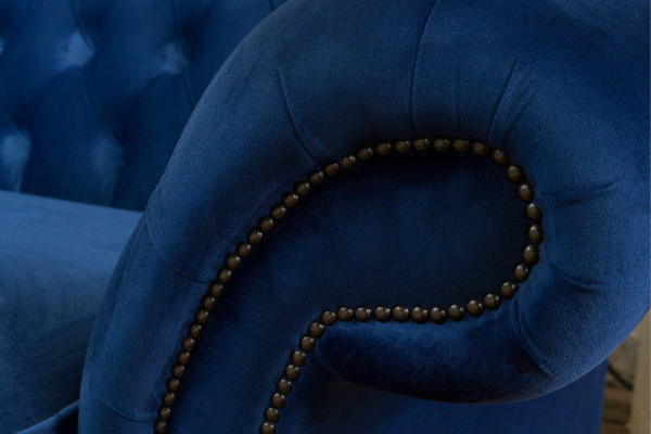 Klassische Chesterfield Couch 4 Sitzer Sofa Couch Samt Leder Blau Design Polster