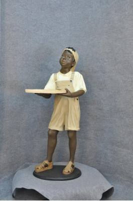 Ständer Ablage Karten Getränke Figur Figuren Statue Junge Gastronomie Skulptur