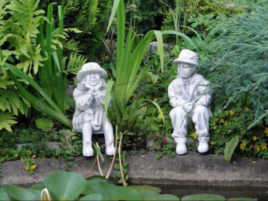 Junge Sitzende Figur Dekorative Statue Figuren Skulptur Statuen Garten