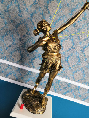 Diana Göttin Bogen Pfeil XXL Designer Statue Skulptur Figur Statuen Dekoration