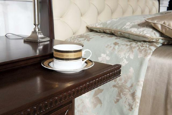 Bett Ehebett Doppelbett Schlafzimmer Holzbett Klassisch - Model V-AP-N Holz