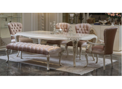 Klassisches Esszimmermöbel-Set in zartem Rosa in Naturholz