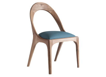 Brauner Holzstuhl im eleganten Design für Esszimmer und Büro