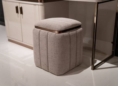 Beiger Holz Sitzhocker im eleganten Stil mit Stauraum